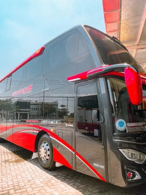 Pertama Kali Naik Sleeper Bus Juragan 99 ke Jakarta-