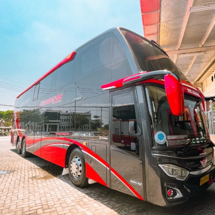 Pertama Kali Naik Sleeper Bus Juragan 99 ke Jakarta-
