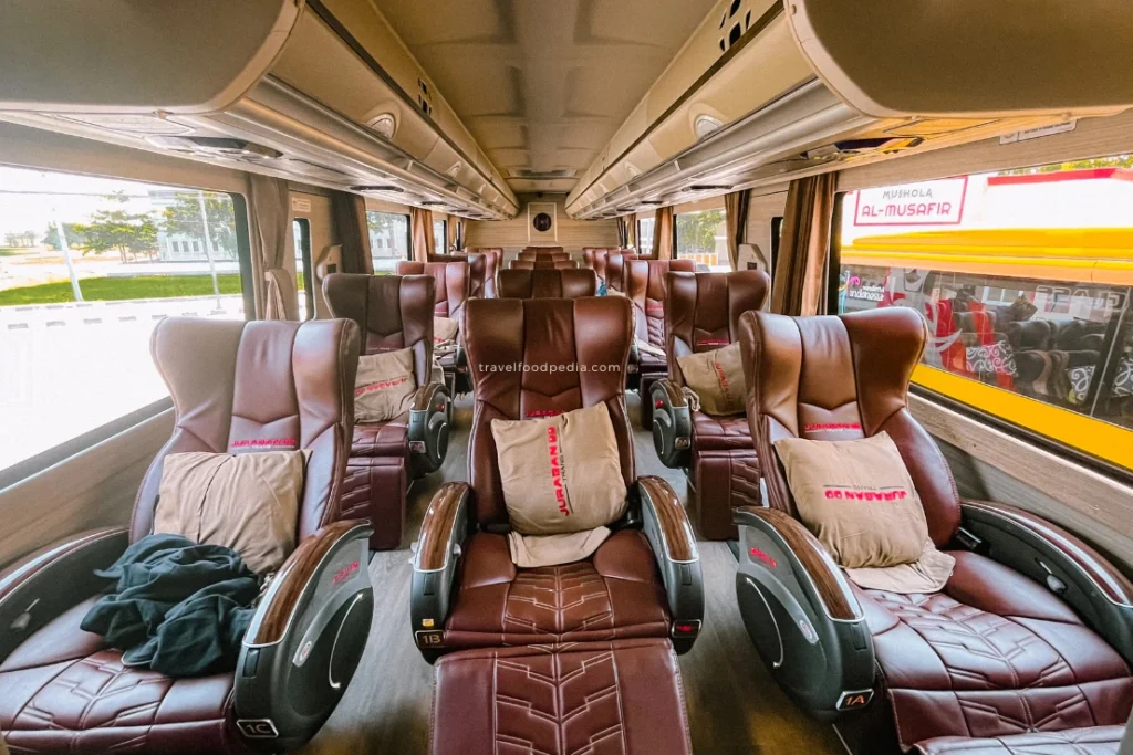 Pertama Kali Naik Sleeper Bus Juragan 99 ke Jakarta-