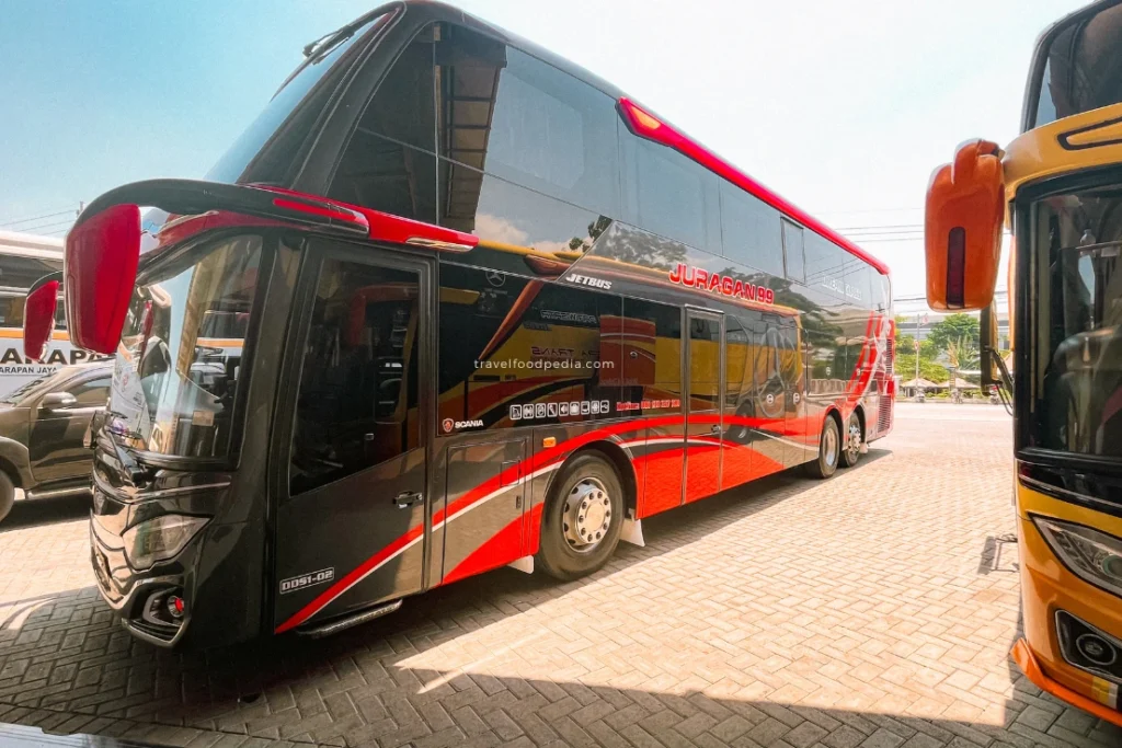 Pertama Kali Naik Sleeper Bus Juragan 99 ke Jakarta-