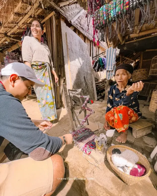 Suku Sasak di Desa Sade Lombok