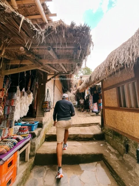 Suku Sasak di Desa Sade Lombok