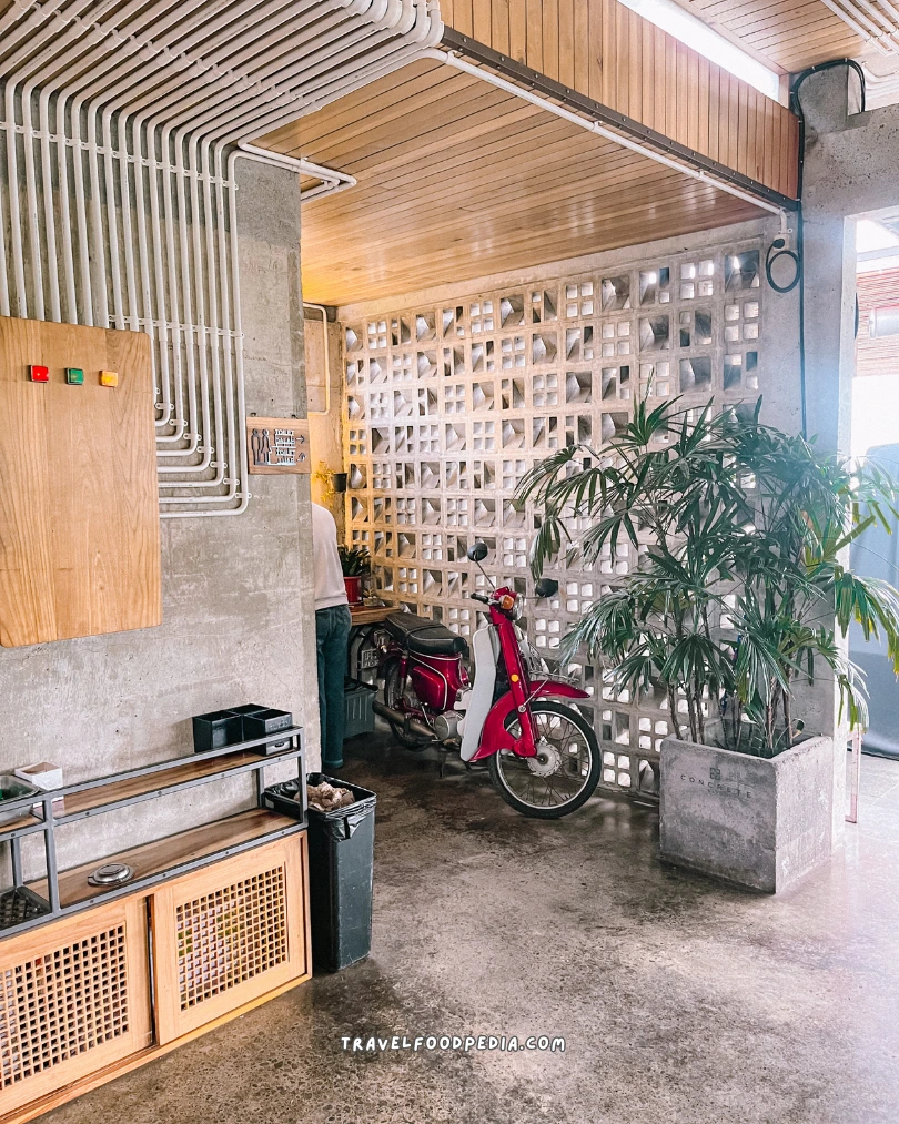 CONCRETE CAFE BATU MALANG (5)