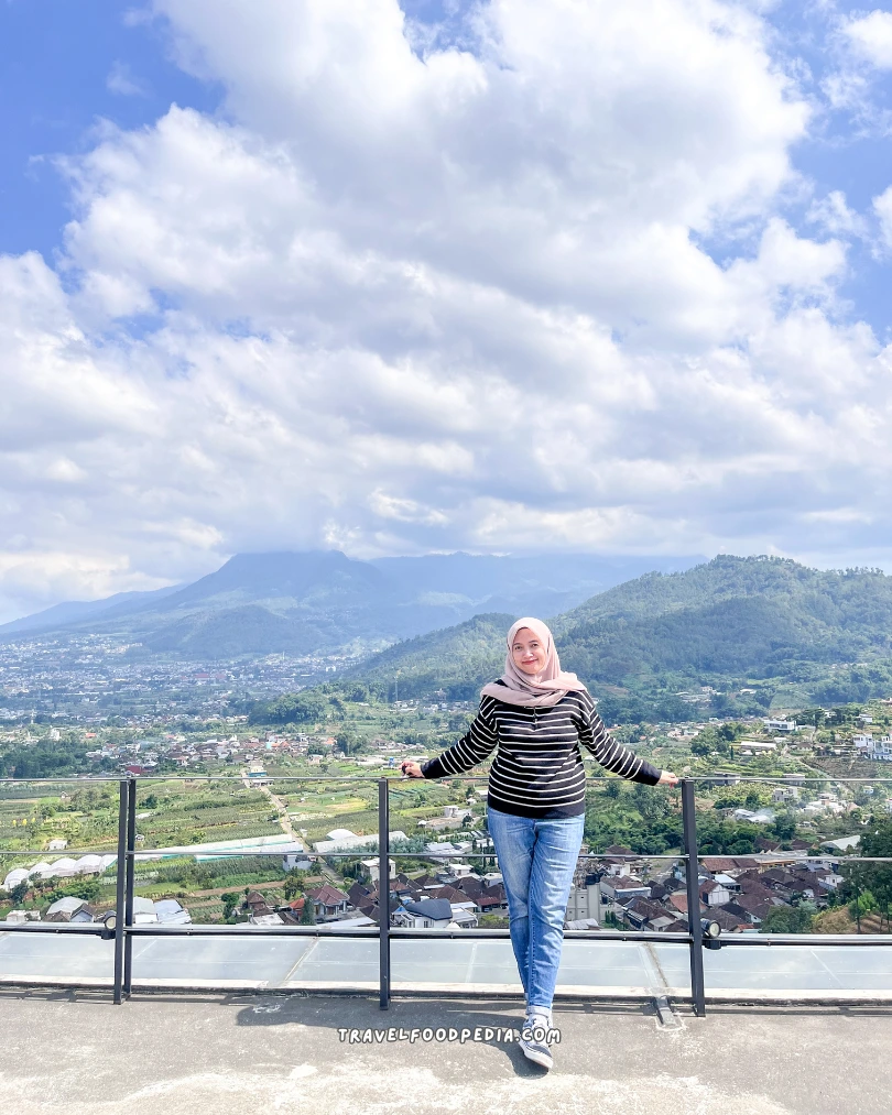 CONCRETE CAFE BATU MALANG (8)