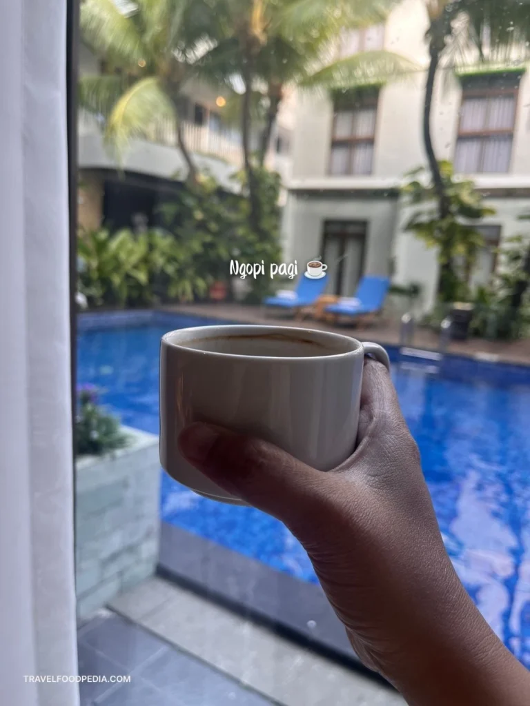Kolam Renang Hotel Wyndham Garden Kuta Beach Bali