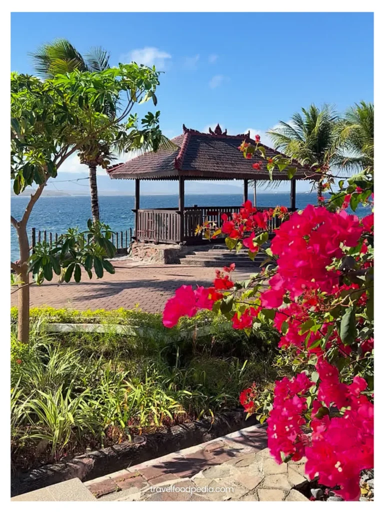 GAZEBO WATU DODOL RESORT BANYUWANGI