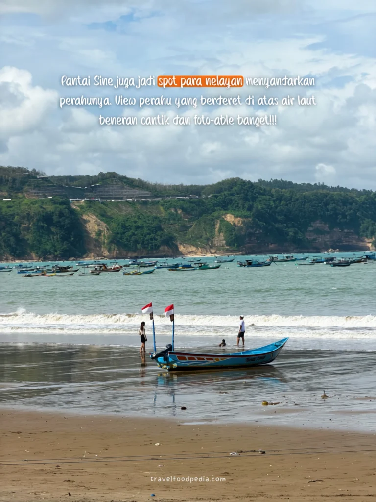 KAPAL DI PANTAI SINE TULUNGAGUNG