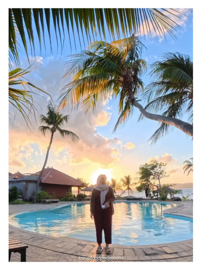 VIEW KOLAM RENANG WATU DODOL RESORT BANYUWANGI