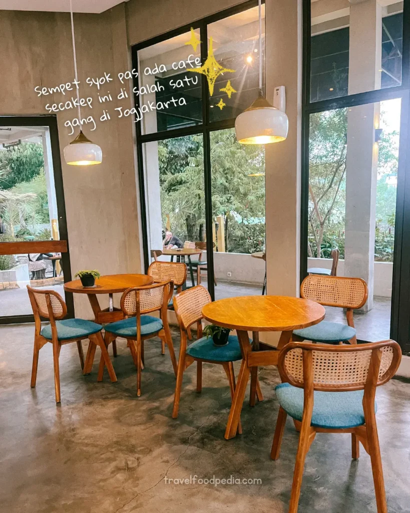 suasana estuary cafe jogja