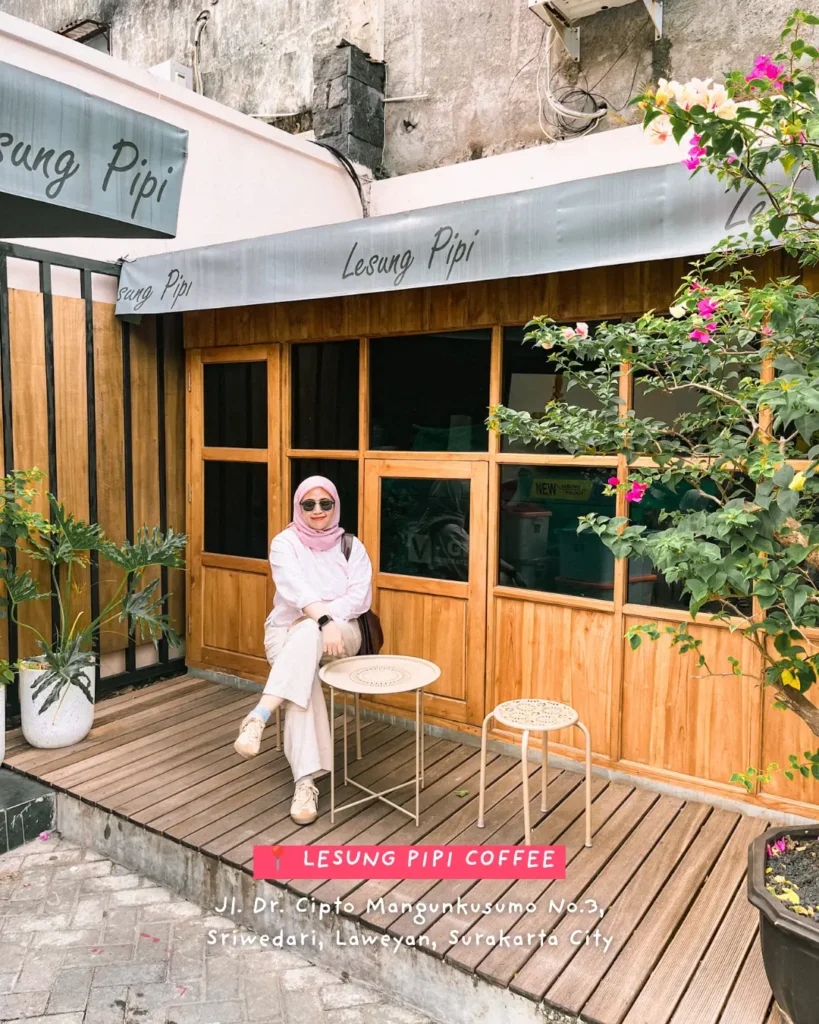 cafe lesung pipi solo